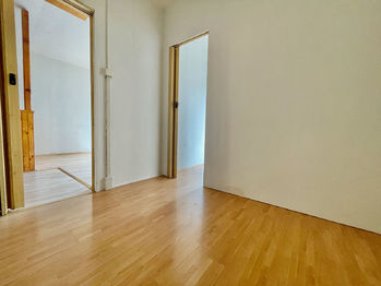 Předělená ložnice - Prodej bytu 2+kk v osobním vlastnictví 41 m², Praha 4 - Modřany