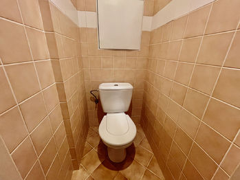 WC - Prodej bytu 2+kk v osobním vlastnictví 41 m², Praha 4 - Modřany