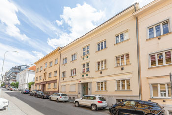 Pronájem bytu 2+kk v osobním vlastnictví 47 m², Praha 6 - Břevnov