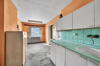 Rodinný dům, Křinice - kuchyň - Prodej domu 227 m², Křinice