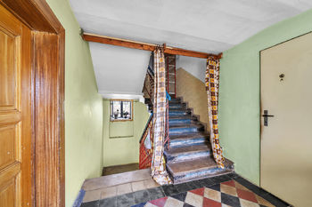 Rodinný dům, Křinice - schodiště - Prodej domu 227 m², Křinice