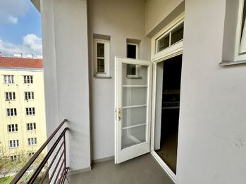 Prodej bytu 2+kk v osobním vlastnictví 66 m², Praha 3 - Žižkov