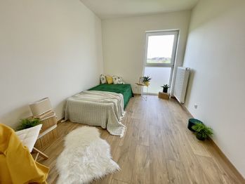 Pokoje v patře - Pronájem bytu 4+kk v osobním vlastnictví 104 m², Dobev