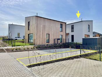Byt/dům a parkovací stání pro 2 OA - Pronájem bytu 4+kk v osobním vlastnictví 104 m², Dobev