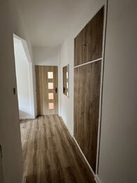 chodba - Pronájem bytu 3+kk v osobním vlastnictví 63 m², Pardubice