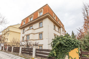 Prodej bytu 4+1 v osobním vlastnictví 106 m², Praha 5 - Smíchov