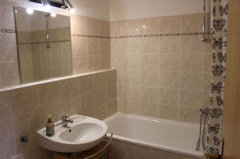 koupelna s vanou - Pronájem bytu 1+1 v osobním vlastnictví, Olomouc