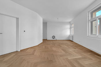 Prodej bytu 3+kk v osobním vlastnictví 81 m², Praha 5 - Smíchov