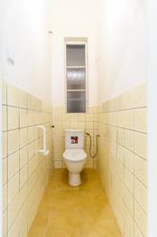 Samostatná toaleta - Pronájem bytu 2+1 v osobním vlastnictví 82 m², Praha 2 - Vinohrady