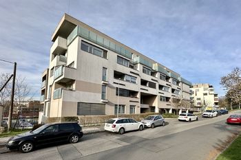 Pronájem bytu 2+kk v osobním vlastnictví 67 m², Praha 4 - Modřany