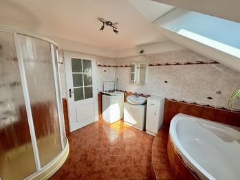 Koupelna - Pronájem bytu 2+kk v osobním vlastnictví 55 m², Hořovice