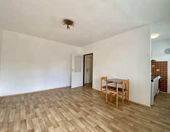 Pronájem bytu 1+kk v osobním vlastnictví 35 m², Praha 9 - Střížkov