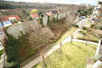 Výhled na park - Pronájem bytu 2+kk v osobním vlastnictví 56 m², Praha 10 - Hostivař