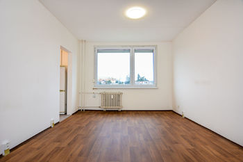 Obývací pokoj - Pronájem bytu 1+kk v osobním vlastnictví 29 m², Praha 4 - Chodov