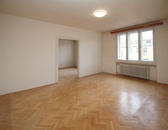 OBÝVACÍ MÍSTNOST - Prodej bytu 2+1 v družstevním vlastnictví 75 m², Praha 7 - Holešovice 