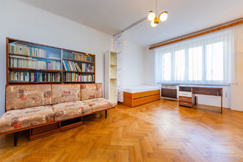 7. Obývací pokoj - Prodej bytu 2+kk v osobním vlastnictví 48 m², Praha 6 - Dejvice