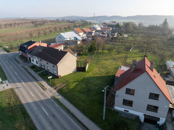 Prodej pozemku 716 m², Tečovice
