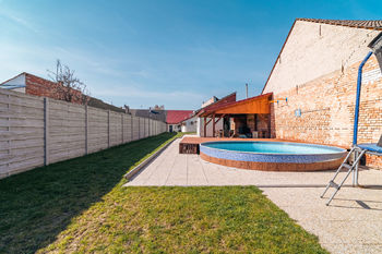 Prodej domu 220 m², Lužice