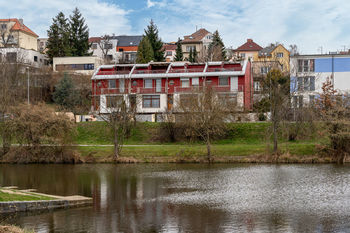 Prodej nájemního domu 340 m², Praha 9 - Kyje