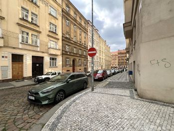 Prodej bytu 1+kk v osobním vlastnictví 21 m², Praha 10 - Vršovice