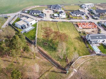 Prodej pozemku 1571 m², Zruč-Senec