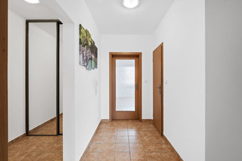 předsíň - Pronájem bytu 2+1 v osobním vlastnictví 59 m², Praha 9 - Horní Počernice