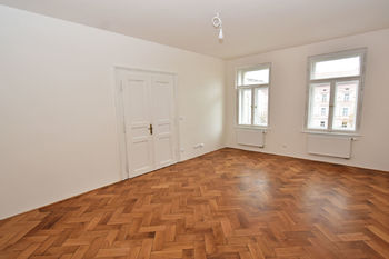 Pokoj č. 1 - Pronájem bytu 3+1 v osobním vlastnictví 87 m², Praha 2 - Vinohrady