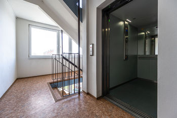 Prodej bytu 3+kk v osobním vlastnictví 82 m², Praha 6 - Řepy