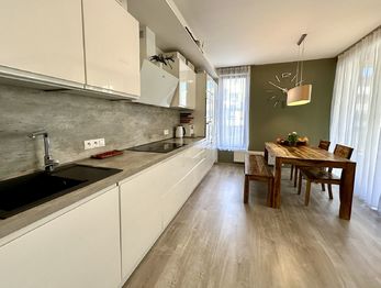 Prodej bytu 3+kk v osobním vlastnictví 75 m², Praha 4 - Modřany