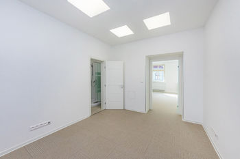 Pronájem kancelářských prostor 82 m², Praha 2 - Vinohrady