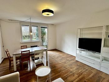 Obývací pokoj - Pronájem domu 150 m², Praha 10 - Strašnice