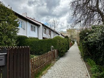 Pronájem domu 150 m², Praha 10 - Strašnice
