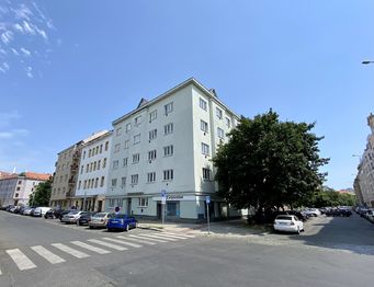 Prodej bytu 1+kk v osobním vlastnictví 35 m², Praha 10 - Vršovice
