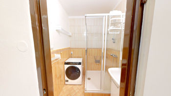koupelna - Prodej bytu 2+1 v osobním vlastnictví, Praha 10 - Strašnice