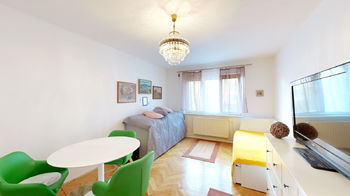 větší pokoj - Prodej bytu 2+1 v osobním vlastnictví, Praha 10 - Strašnice