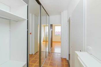 předsíň - Pronájem bytu 2+kk v osobním vlastnictví 43 m², Praha 8 - Bohnice