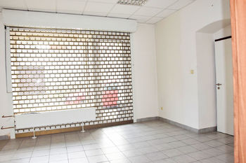 Pronájem kancelářských prostor 818 m², Plzeň