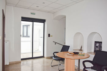 Vstupní hala patro - Pronájem kancelářských prostor 818 m², Plzeň