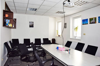 Zasedací místnost větší - Pronájem kancelářských prostor 818 m², Plzeň
