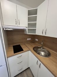 kuchyňský kout - Pronájem bytu 1+kk v osobním vlastnictví 33 m², Chrudim