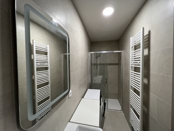 koupelna - Pronájem bytu 1+kk v osobním vlastnictví 33 m², Chrudim