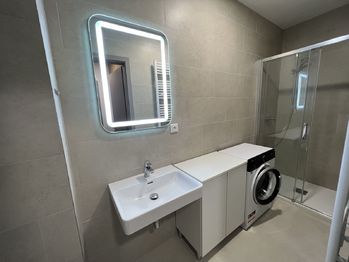 koupelna - Pronájem bytu 1+kk v osobním vlastnictví 33 m², Chrudim