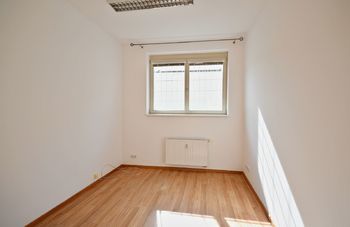 KANCELÁŘ 2 - Prodej kancelářských prostor 73 m², Vodňany