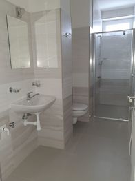 koupelna - Pronájem bytu 1+kk v osobním vlastnictví 30 m², Jablonec nad Nisou