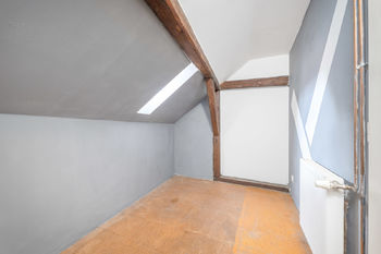 Podkroví malý pokoj č.1 - Prodej domu 202 m², Kaplice