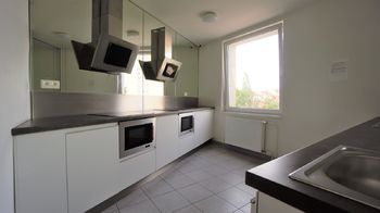 Prodej bytu 2+1 v osobním vlastnictví 61 m², Praha 10 - Hostivař