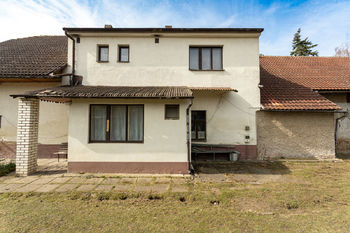 Prodej domu 280 m², Drahelčice