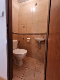 WC - Prodej bytu 3+1 v osobním vlastnictví 82 m², Třebíč