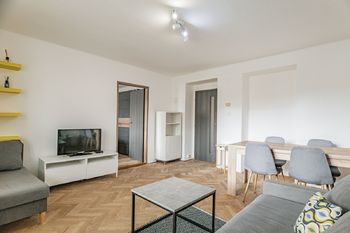 Obývací pokoj. - Pronájem bytu 2+1 v osobním vlastnictví 63 m², Jindřichův Hradec