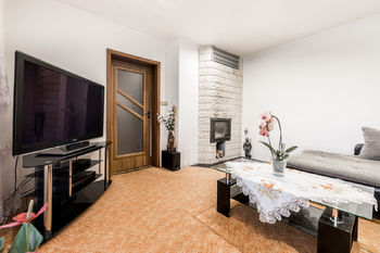 Obývací pokoj - Prodej domu 57 m², Lázně Toušeň